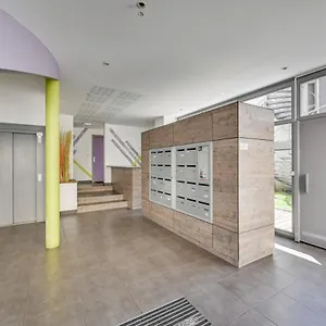 le-petit-malot-charmant-studio-debourg.hotels-rhonealpes.com/